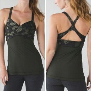 Lululemon Wrap it up Green Camo Tank Butterfly Print Racerback Sports Tank Sz8